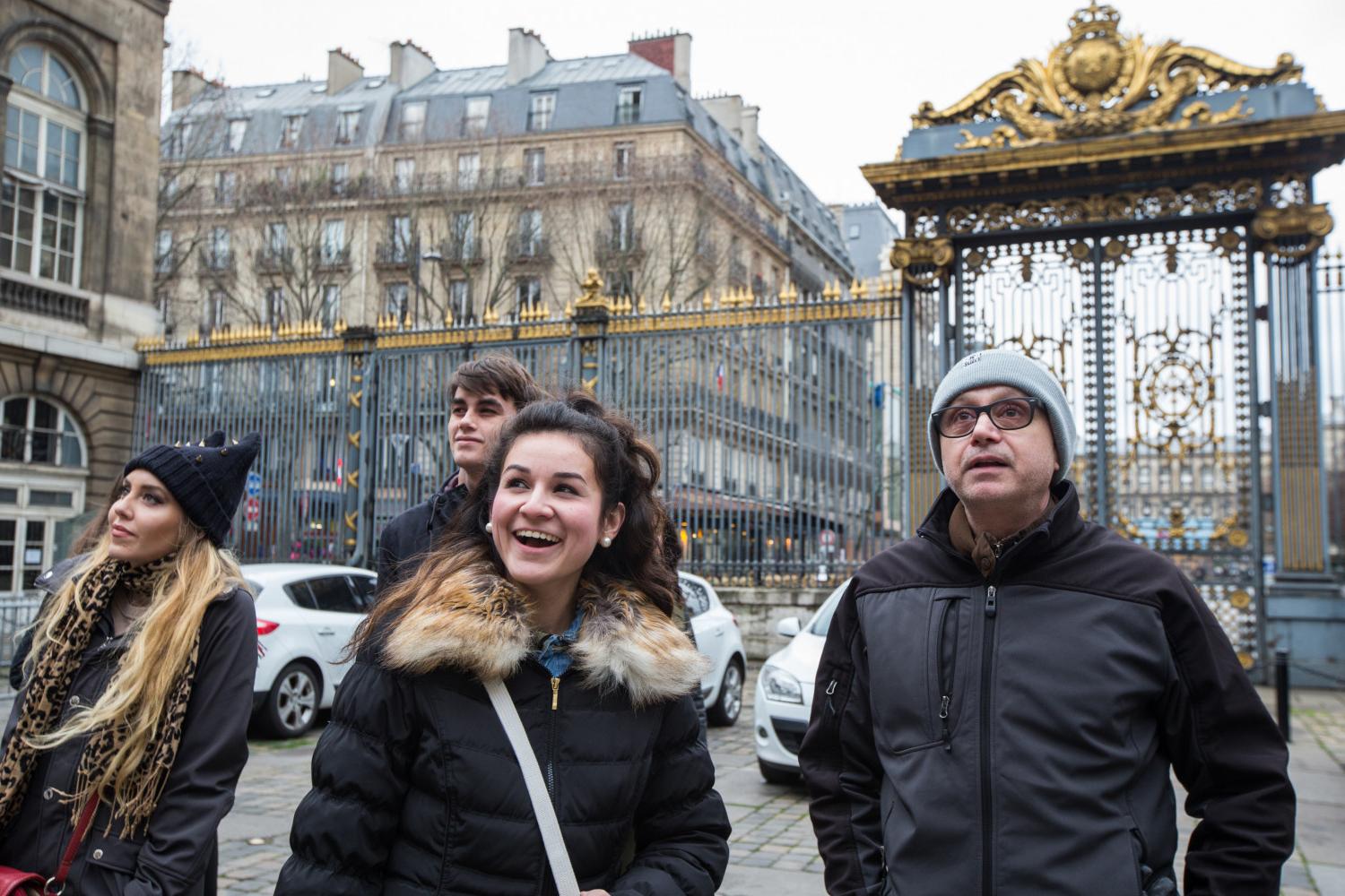 <a href='http://jbzv.ngskmc-eis.net'>全球十大赌钱排行app</a>学院法语教授Pascal Rollet带领学生们到巴黎游学.